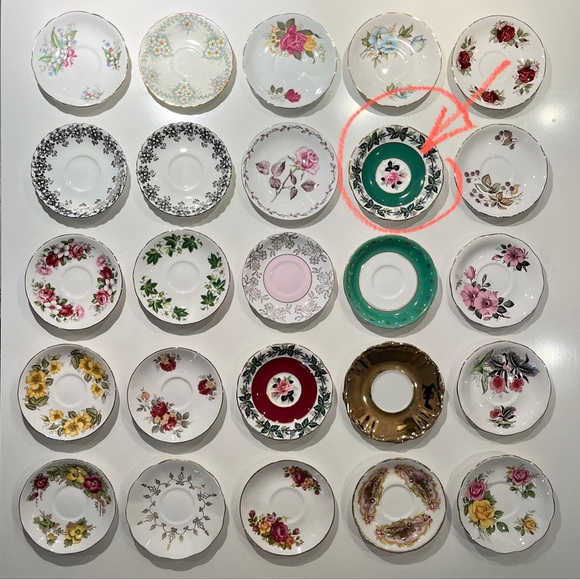 🎈2/$30 - WINDSOR TEACUP & SAUCER. Bone china. Green floral & gold leaf. England - Picture 8 of 8